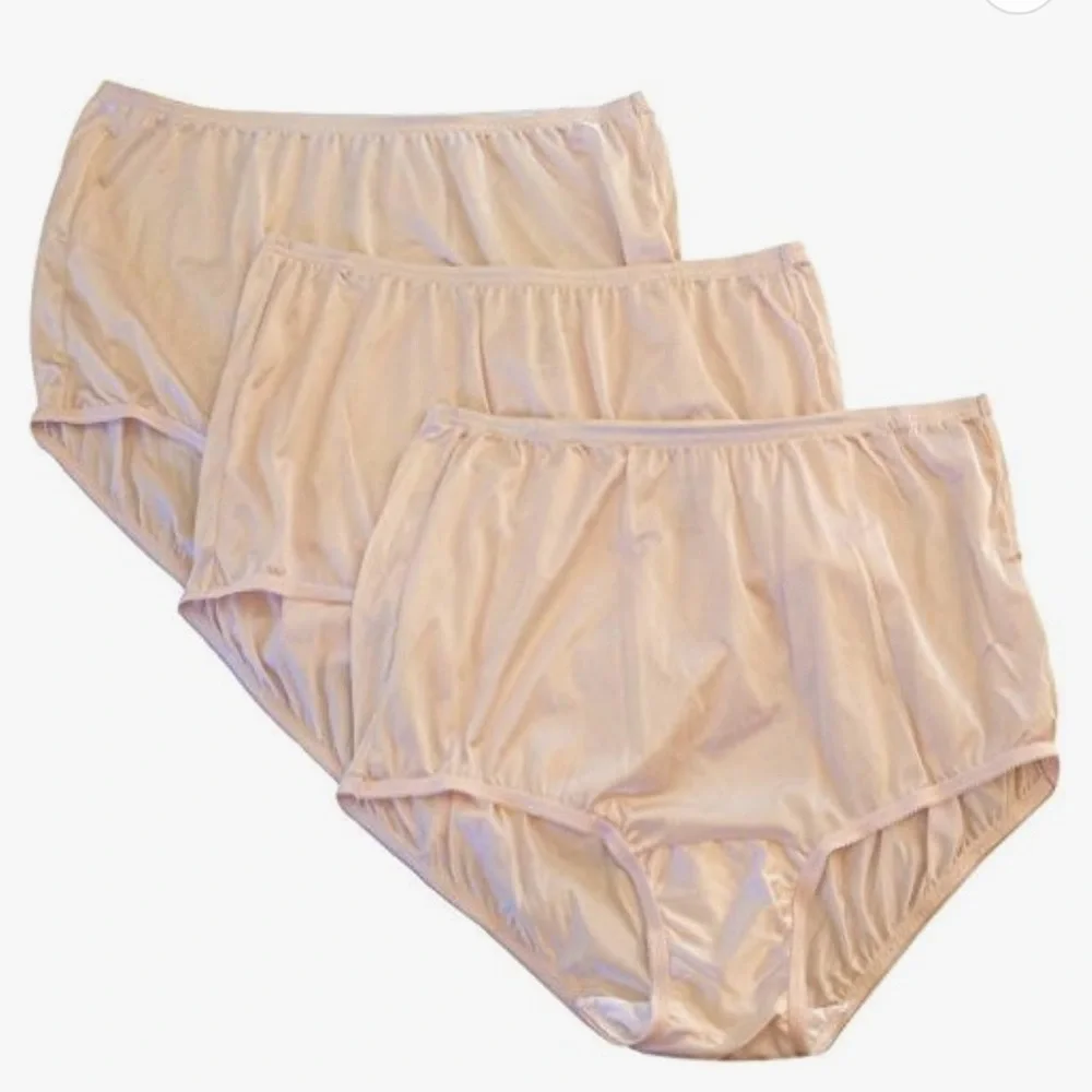 NEW IN BAG Vanity Fair Classic Ravissant Tailored Brief, 3 Pack - Picture 1 of 3